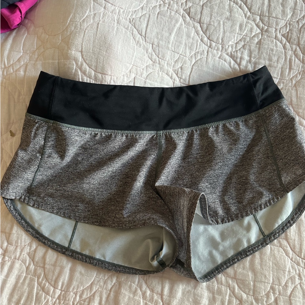 Lululemon gray speed up shorts 2.5
